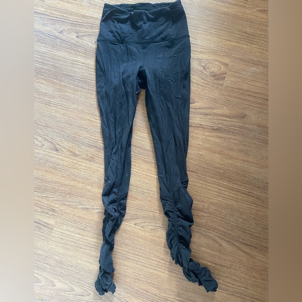 Lululemon atheletica black scrunch leggings